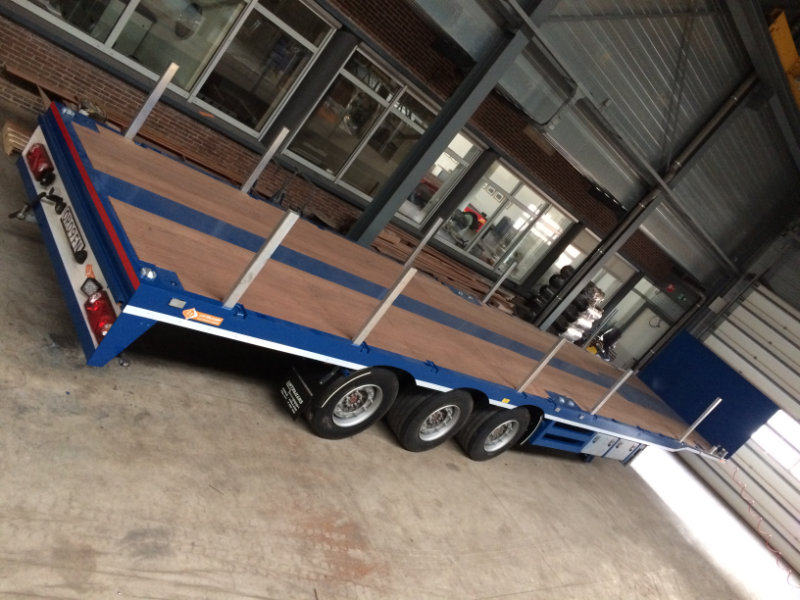 flatbed trailers (4)